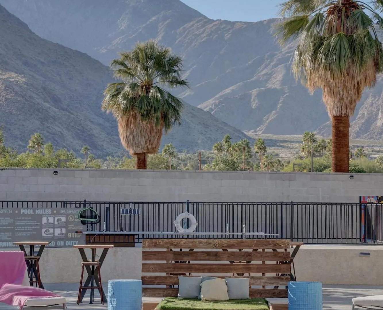 Hotel The Infusion Beach Club Palm Springs