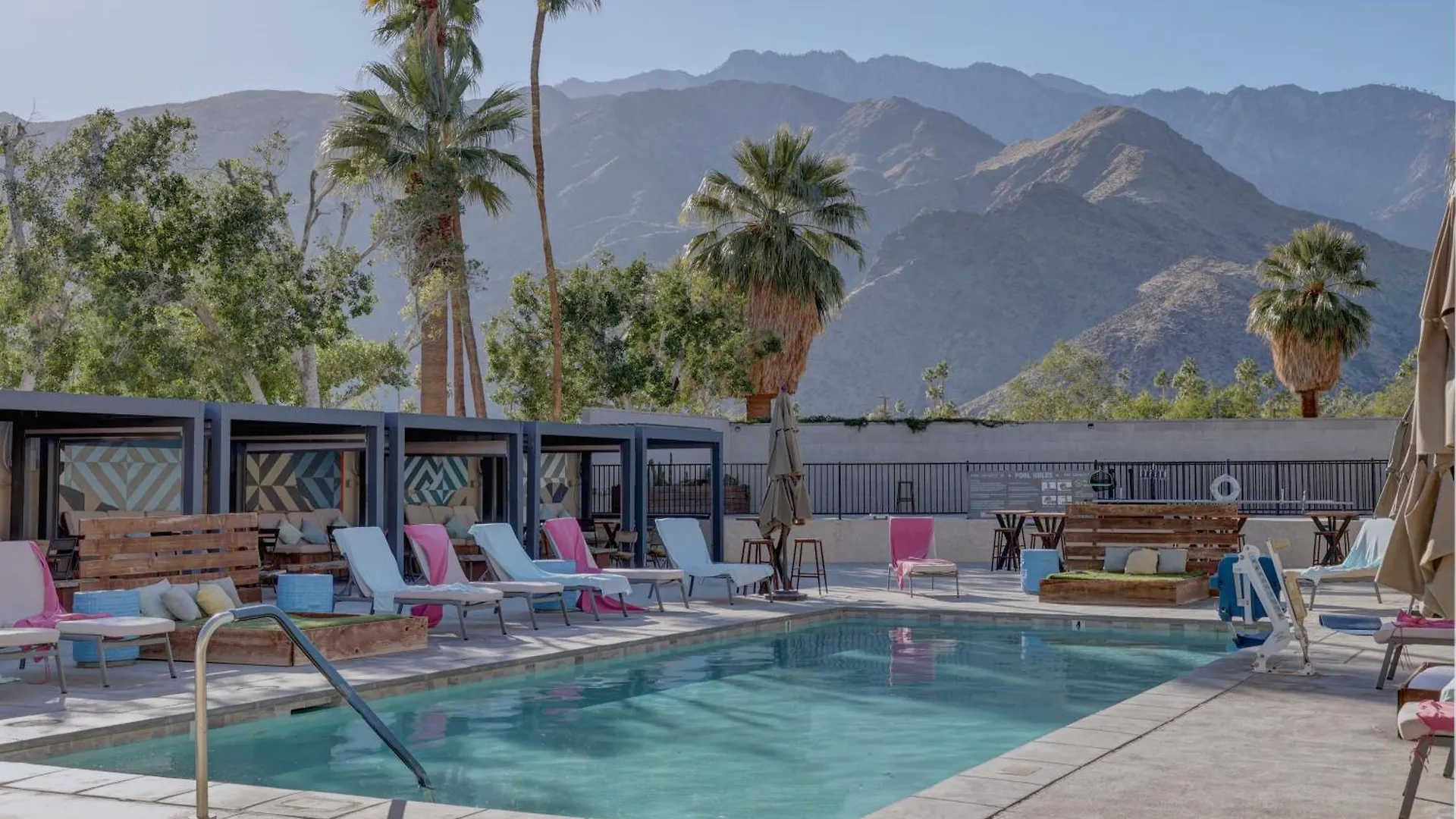 Hotel The Infusion Beach Club Palm Springs