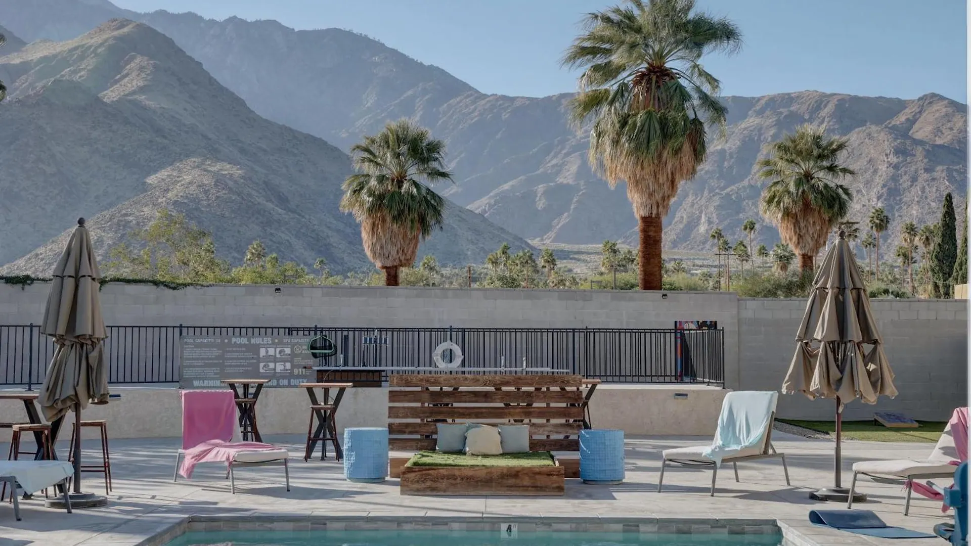 Hotel The Infusion Beach Club Palm Springs