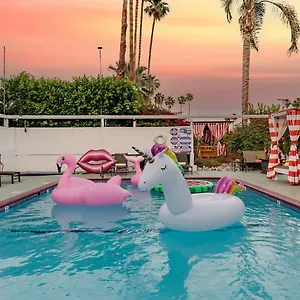 Hotel Float